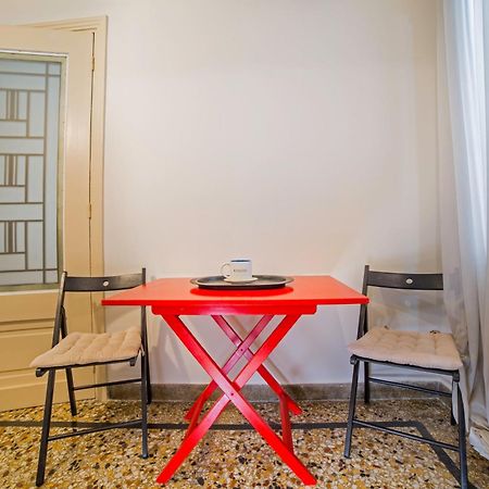 Downtown Quiet Apartment On A Pedestrian Street Athen Exterior foto